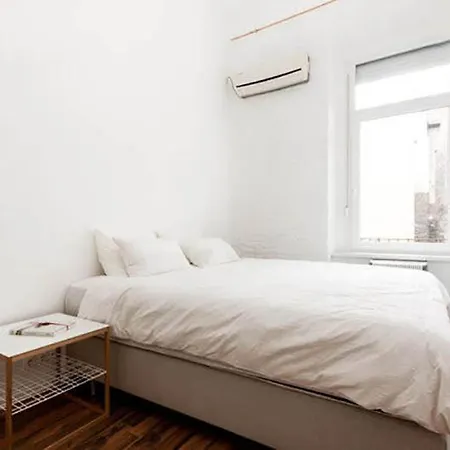 Apartment Loft Style In Hipster Area Budapest