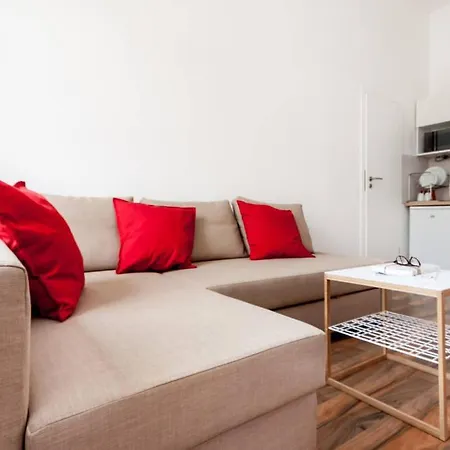 Loft Style In Hipster Area Apartment