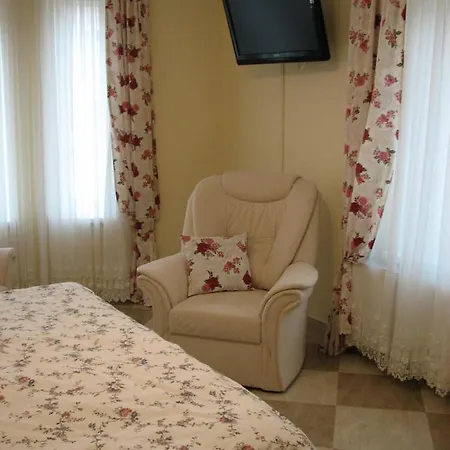 Aranyoshaz-vendeghaz Budapest