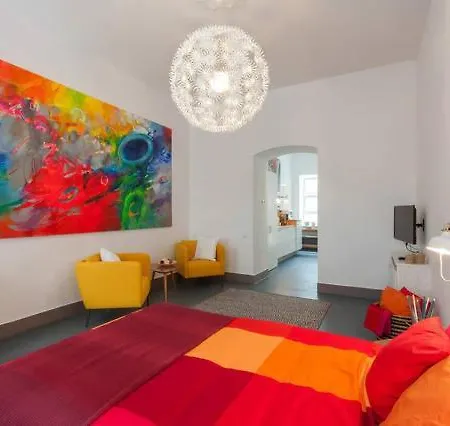 Apartment Stylish Art - Wifi & Great Location *