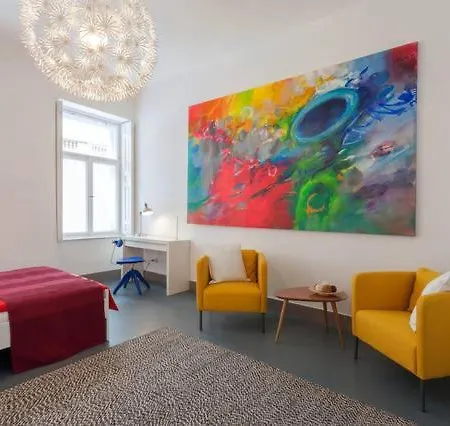 Stylish Art - Wifi & Great Location Apartment *