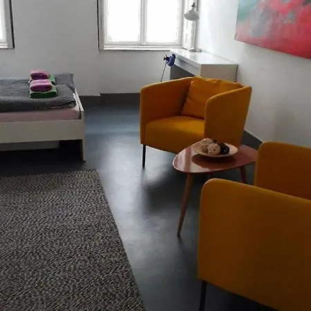 Apartment Stylish Art - Wifi & Great Location