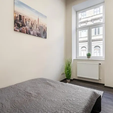 Nirvana Suite,3 Bedrooms, 2 Bathrooms, Acs Appartement