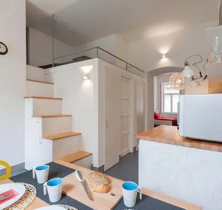 Apartment Stylish Art - Wifi & Great Location