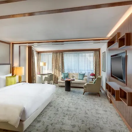 Hotell Kempinski Corvinus 5*