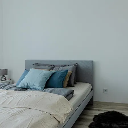 Dob36 With Free Private Parking And Balcony