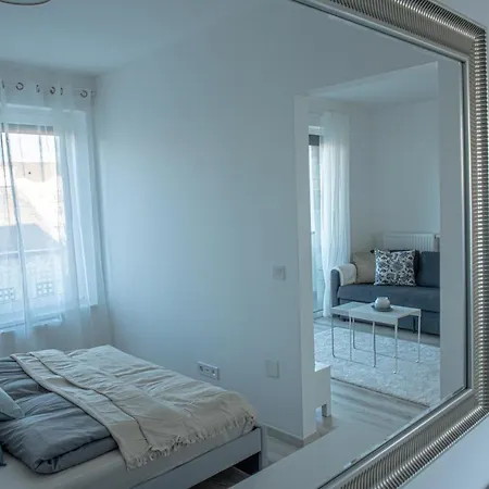 Dob36 With Free Private Parking And Balcony Daire