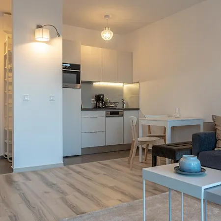 Dob36 With Free Private Parking And Balcony Apartment