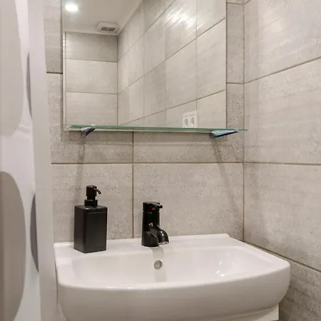 Apartment Bartok Suites 6 *