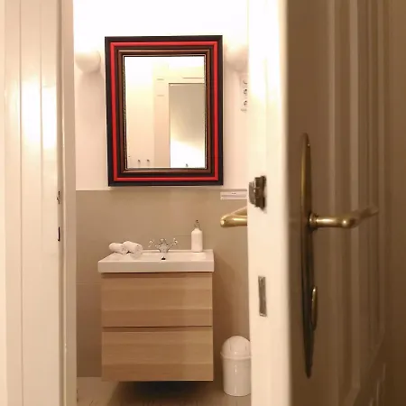 3 Bedrooms Suite, 2 Bathrooms, Balcony At Opera *