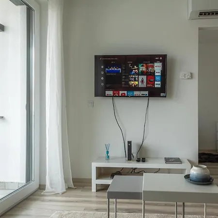 Dob36 With Free Private Parking And Balcony