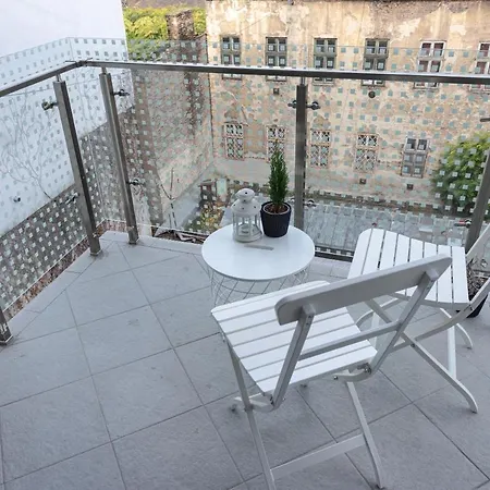 Dob36 With Free Private Parking And Balcony Daire *