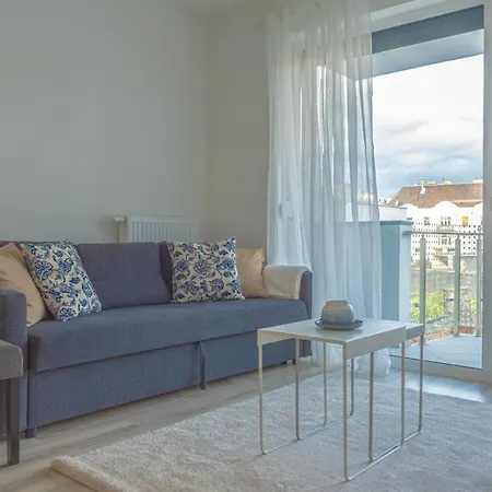 Dob36 With Free Private Parking And Balcony Budapest