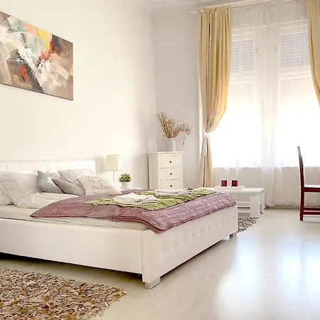 Elegant 125m2 In Center Of דירה *