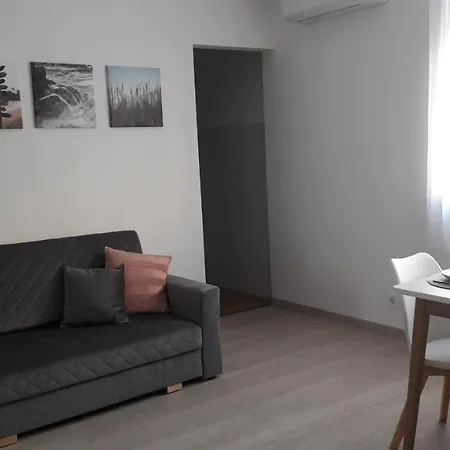 Liliom With Free Parking Space Apartment Budapest