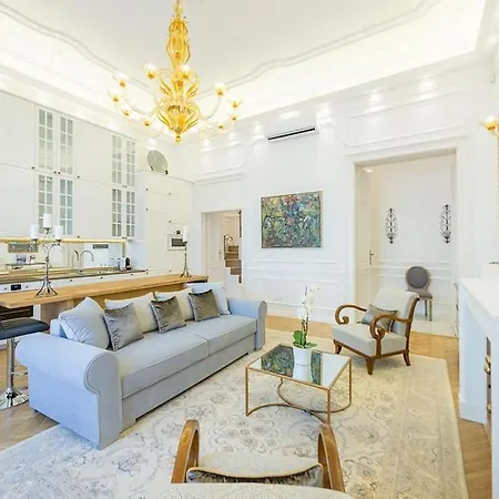 Apartament Bpr The Golden Astoria With Balcony And A/c