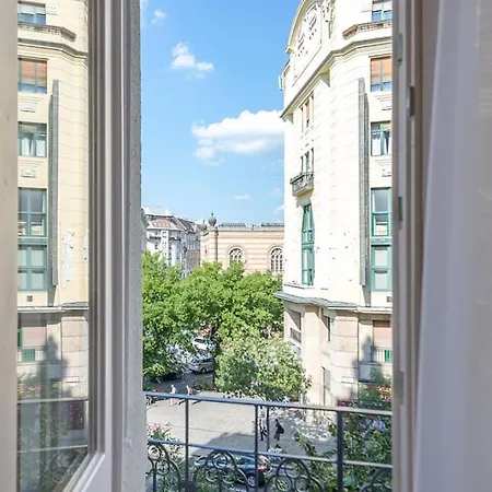 Bpr The Golden Astoria With Balcony And A/c Budapesta