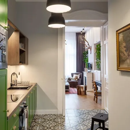 Bpr Art Nouveau Apartment Budapest