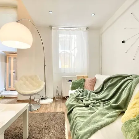 Cool! With Sauna And Private Garden Apartment