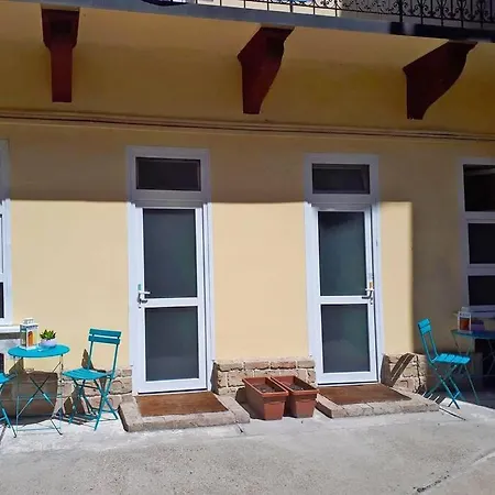 Apartment Modern Stylish 2 Bedroom *