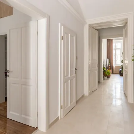 Luxury Dream At The Basilica 3br/2bath *