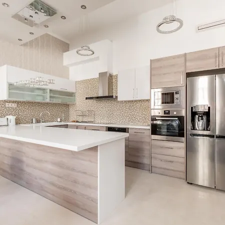 Apartment Luxury Dream At The Basilica 3br/2bath *