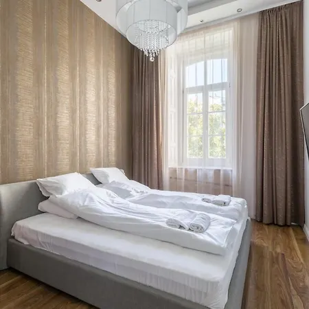 Luxury Dream At The Basilica 3br/2bath Budapest