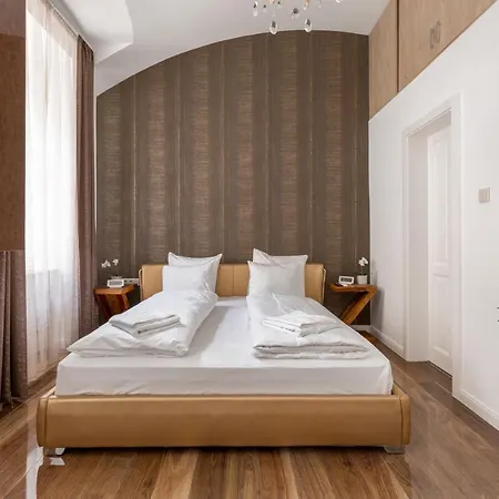Luxury Dream At The Basilica 3br/2bath Budapest
