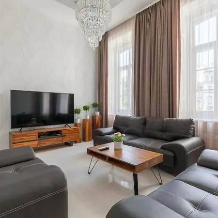 Luxury Dream At The Basilica 3br/2bath Budapest