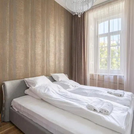 Luxury Dream At The Basilica 3br/2bath Apartment *