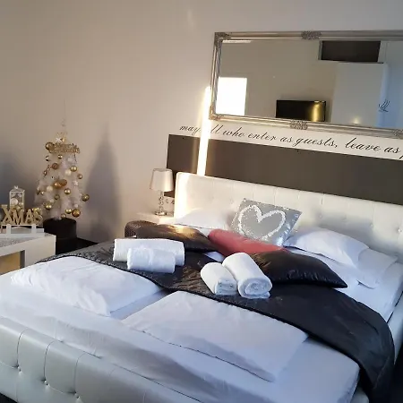 Modern Flat In Center Apartment *