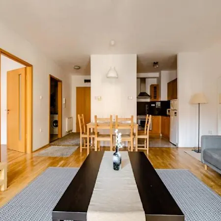 Kazinczy-New Development-French Balcony Будапешт