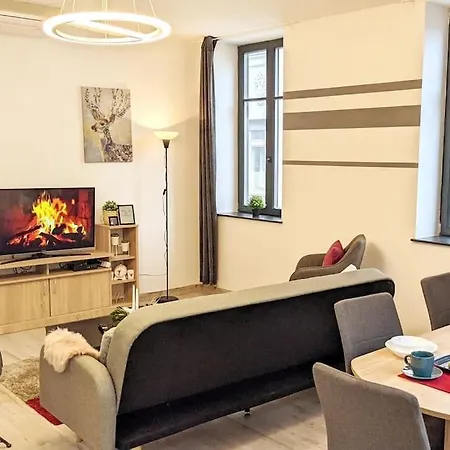 Modern Luxe In Heart Of Downtown Budapešť