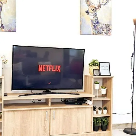Modern Luxe In Heart Of Downtown Apartmán *