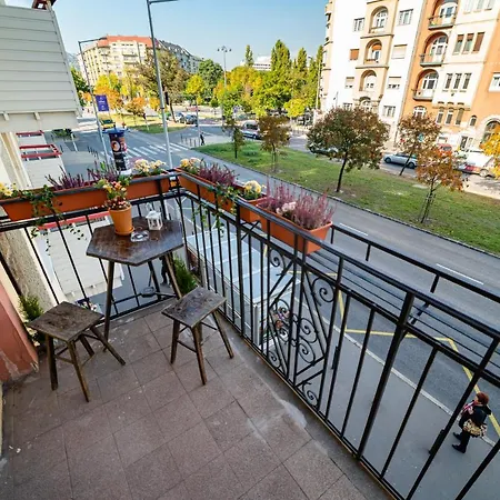 Cozy In Near Gellért Hill Appartamento Budapest