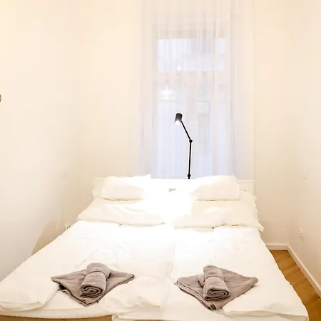 Modern 3br Free Parking Prime Location * Budapest