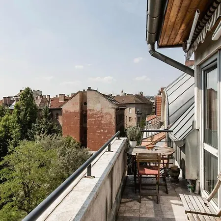 Penthouse -by The Danube Apartment *