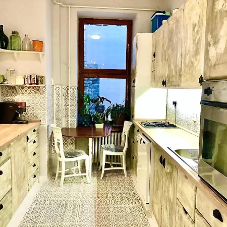 Arty Studio Flat At City Center Apartment Budapest