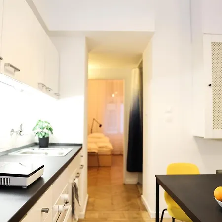 Modern 3br Free Parking Prime Location