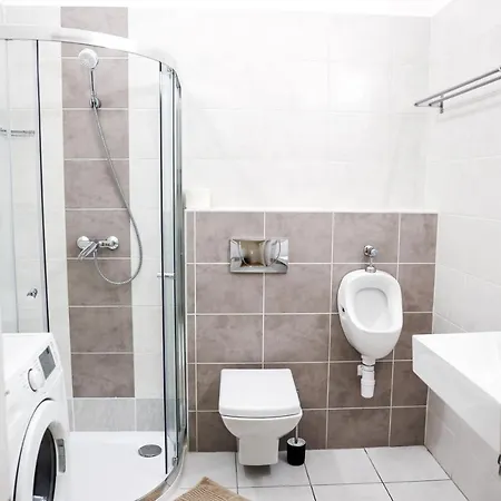 Apartment Modern 3br Free Parking Prime Location
