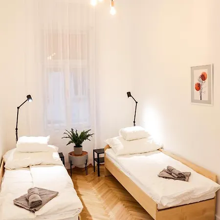 Modern 3br Free Parking Prime Location * Budapest