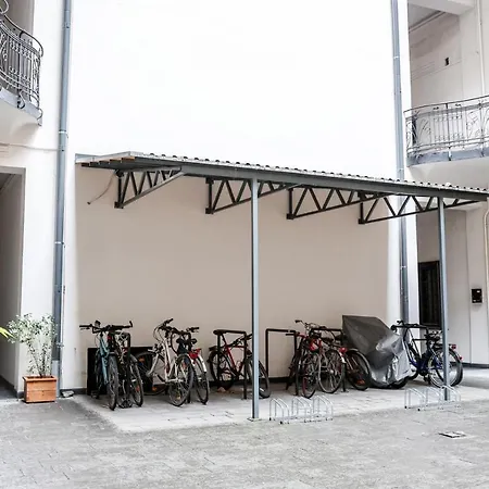 Apartment Modern 3br Free Parking Prime Location