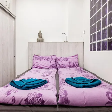 Centre Point Apartment *