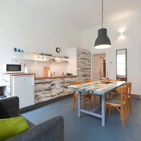 Modern Stylish 2 Bedroom Apartment Budapest