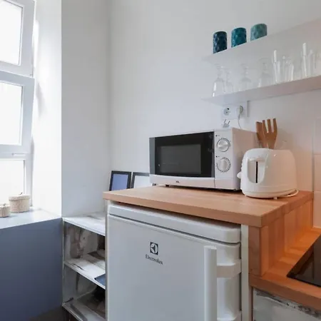 Apartment Modern Stylish 2 Bedroom *