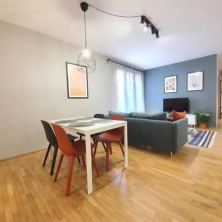 Calm Island In The Soho Apartment