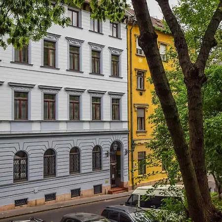 Varalja Budapest