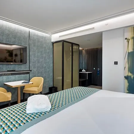 Eurostars Ambassador Hotel 4*