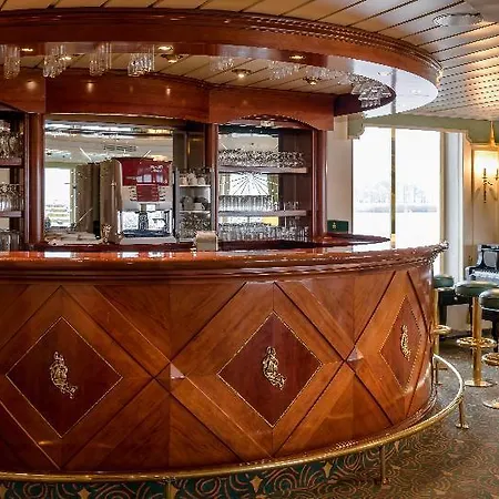 Onriver Hotels - Ms Cezanne Botel Budapest