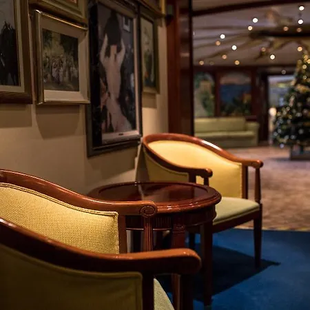 Onriver Hotels - Ms Cezanne 4*